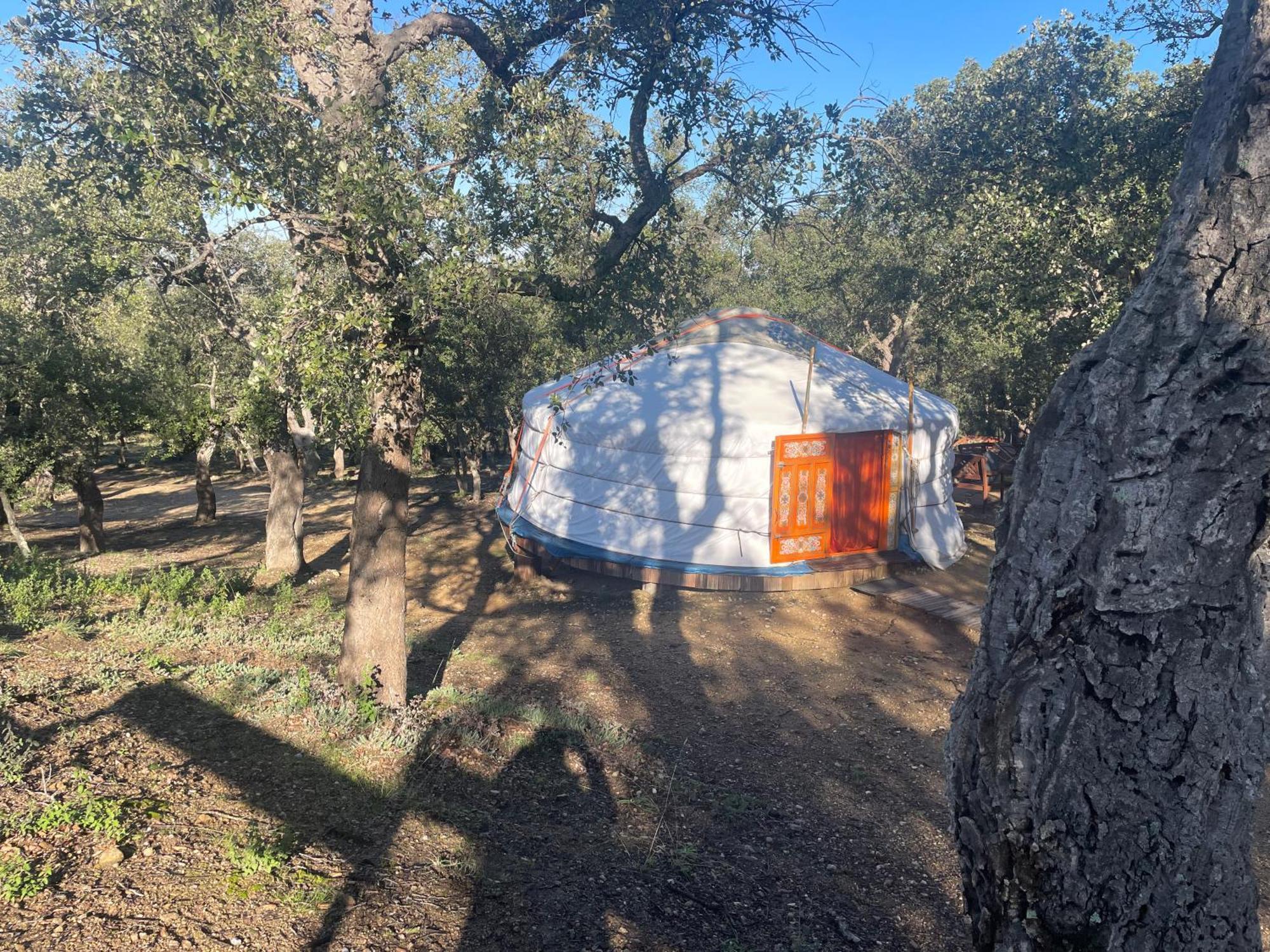 Au Soleil Mongol Bed & Breakfast Sorede Exterior photo